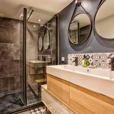 La Casa Pietra - Spacious In The Centre Of Town 아파트