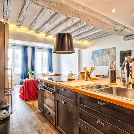 La Casa Pietra - Spacious In The Centre Of Town *